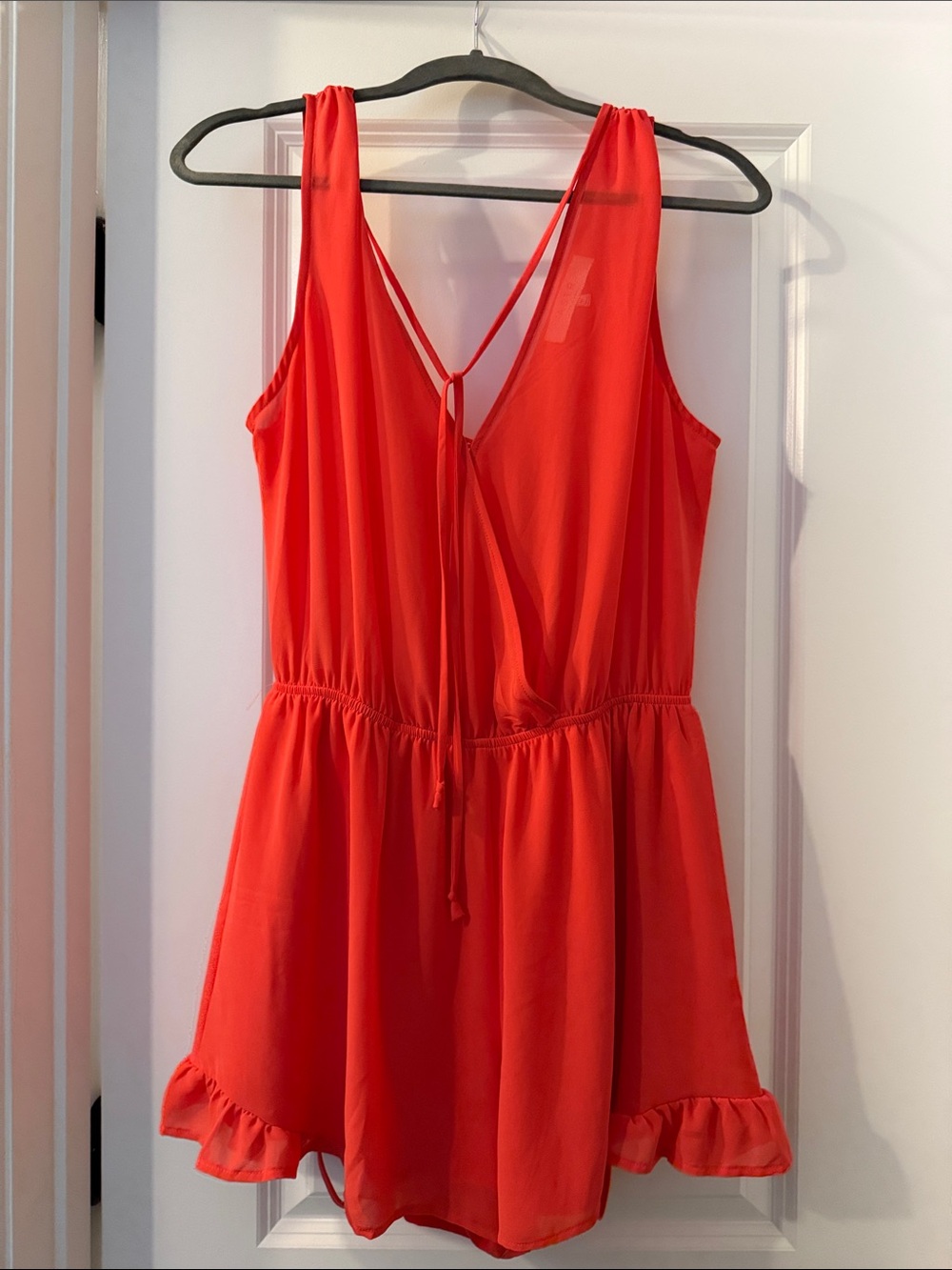 Astr Red Orange Sleeveless V‑Back Ruffle Hem Romper